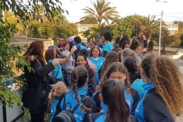 La  carroza anunciadora del Carnaval recorrió este miércoles el centro de la ciudad (Foto TA)